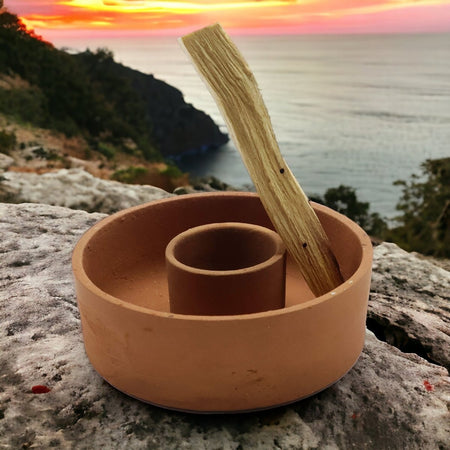 Supporto artigianale in terracotta per la combustione di smudge e legni sacri