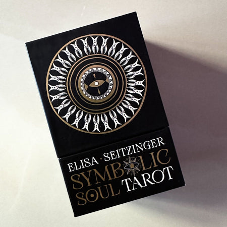 arocchi Symbolic Soul di Elisa Seitzinger con 78 carte artistiche.