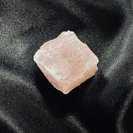 cristallo quarzo rosa grezzo purissimo per chakra cuore e meditazione