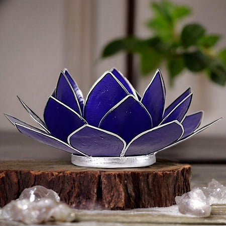 portacandela indaco in capiz a forma di loto per chakra del terzo occhio