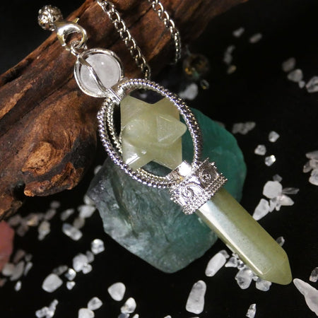 Pendolo Merkaba avventurina verde, ideale per divinazione e armonia del chakra del cuore.
