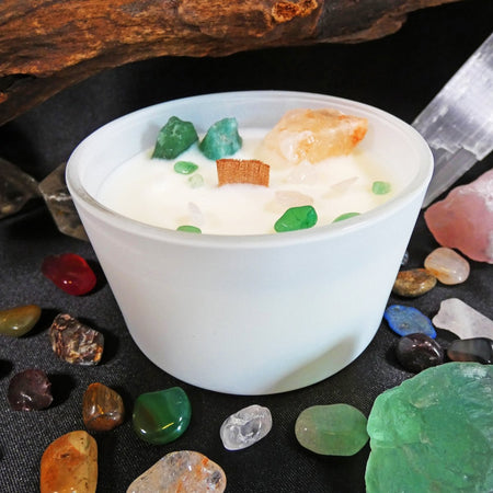 candela Chakra del Cuore con Quarzo Rosa e Giada, ideale per amore, calma e guarigione emotiva.