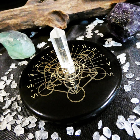 placca di Metatron in onice nero con cristallo di rocca, ideale per protezione e meditazione profonda