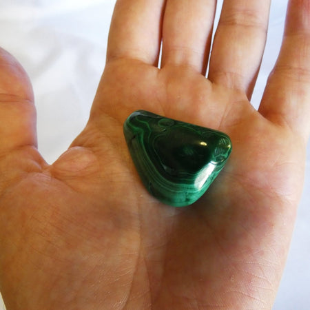 alachite naturale burattata di 3-4 cm per chakra del cuore