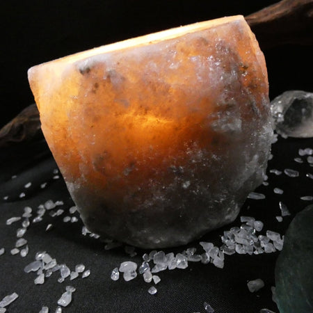 portacandela in sale grigio rustico e raffinato per decorazione spirituale