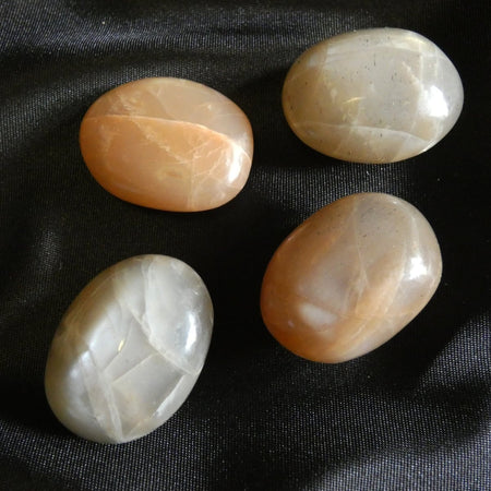 cristallo pietra di luna naturale adularescenza per meditazione