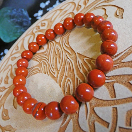 bracciale in Diaspro Rosso con perle da 8 mm, ideale per forza, radicamento e coraggio quotidiano.