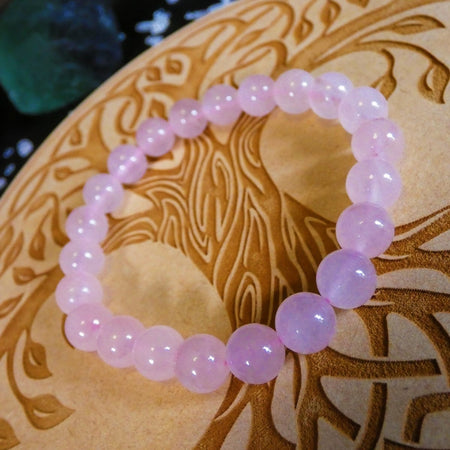 bracciale in Quarzo Rosa naturale, utile per ridurre ansia e promuovere relazioni positive.
