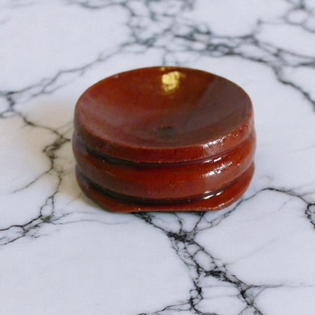 supporto in legno naturale marrone per sfere di cristallo