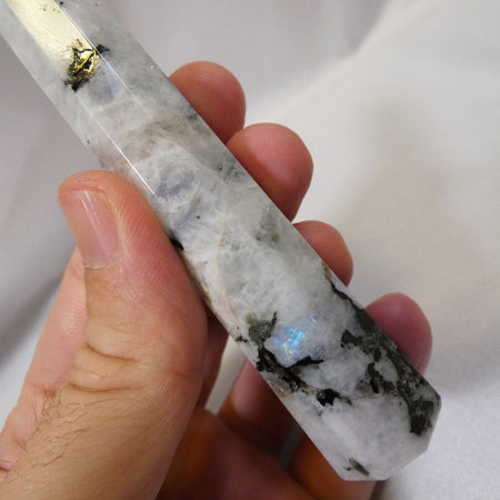 minerale olistico in labradorite bianca per armonia interiore