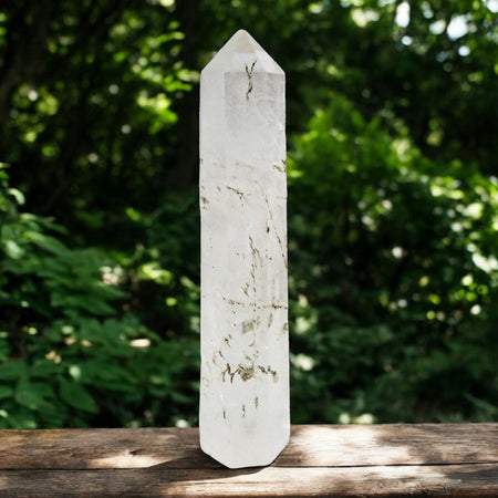 obelisco in cristallo di rocca naturale per purificazione energetica