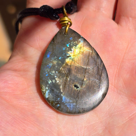 Collana con Ciondolo in Labradorite Qualità Extra (Pezzo Unico - n.108)