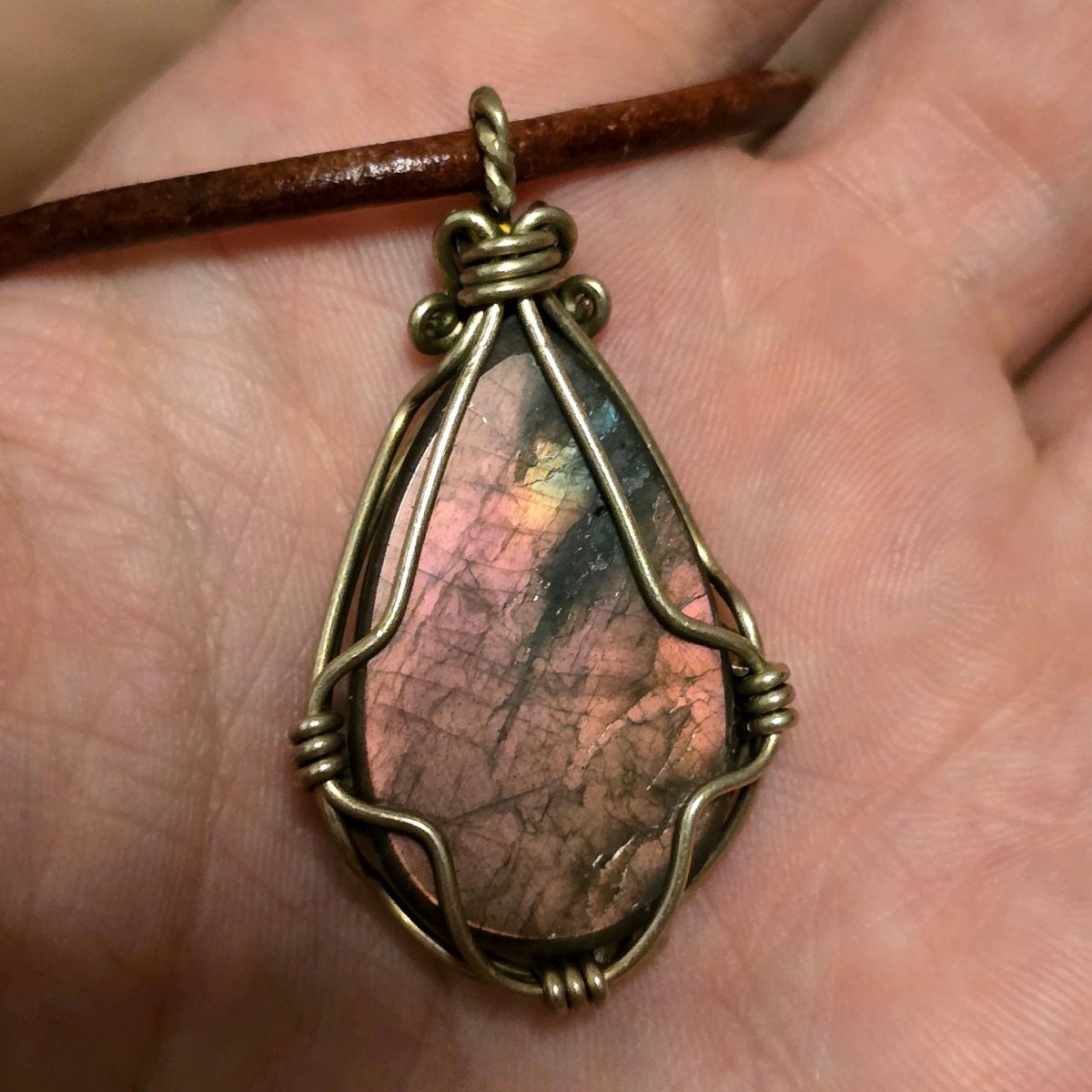 OIUHJN Collana di cristallo naturale labradorite, ciondolo curativo con corda tessuta a mano, pietra curativa labradorite, pietra curativa, coppia di catene con incisione, Blu, taglia unica OIUHJN Collana di cristallo naturale labradorite, ciondolo curativo con corda tessuta a mano, pietra curativa labradorite, pietra curativa, coppia di catene con incisione, Blu, taglia unica
